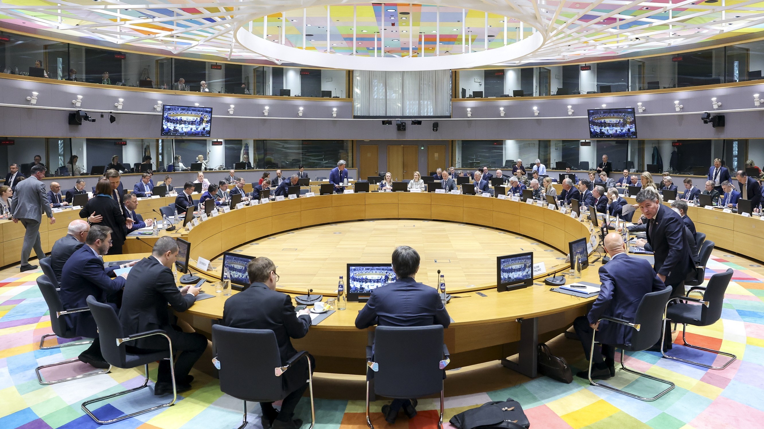 Міністри оборони ЄС на засіданні керівної ради EDA у травні 2026 року, коли схвалили перший етап посилення агентства. Це попереднє засідання, а не рішення від 28 вересня. Фото: EDA.