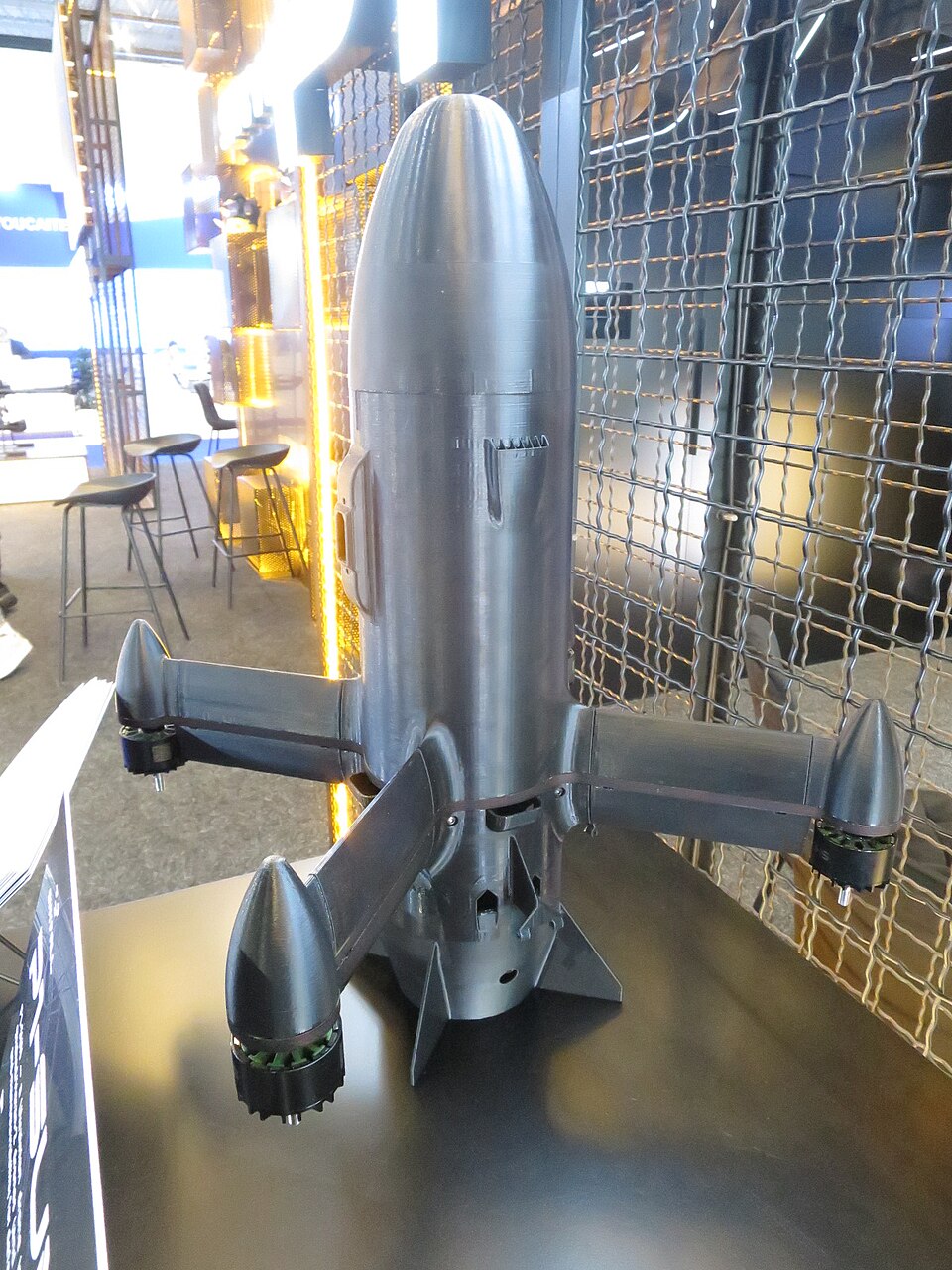 Дрон-перехоплювач SkyFall P1-Sun на Dubai Airshow 2025. Фото показує попередню експозицію продукту, а не підписання угоди з Airbus.
